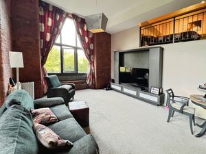 Lounge- click for photo gallery